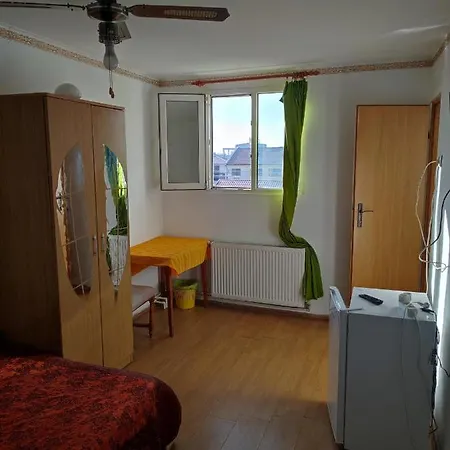 Emy Cu Baie Proprie Aproape De Plaja 3 Papuci Constanţa