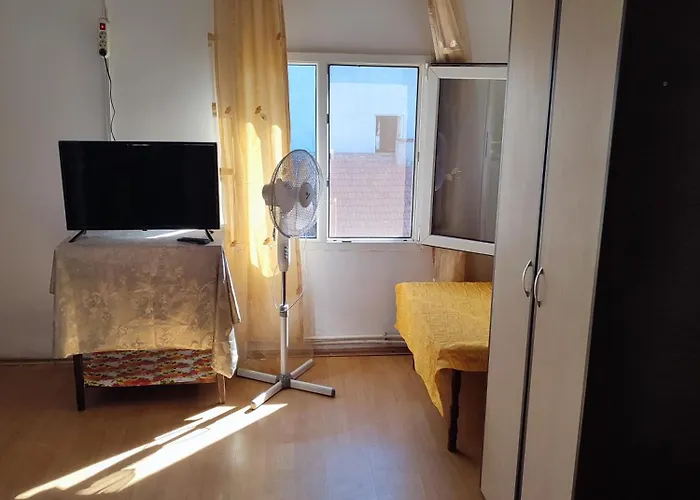 Emy Cu Baie Proprie Aproape De Plaja 3 Papuci Homestay szállás